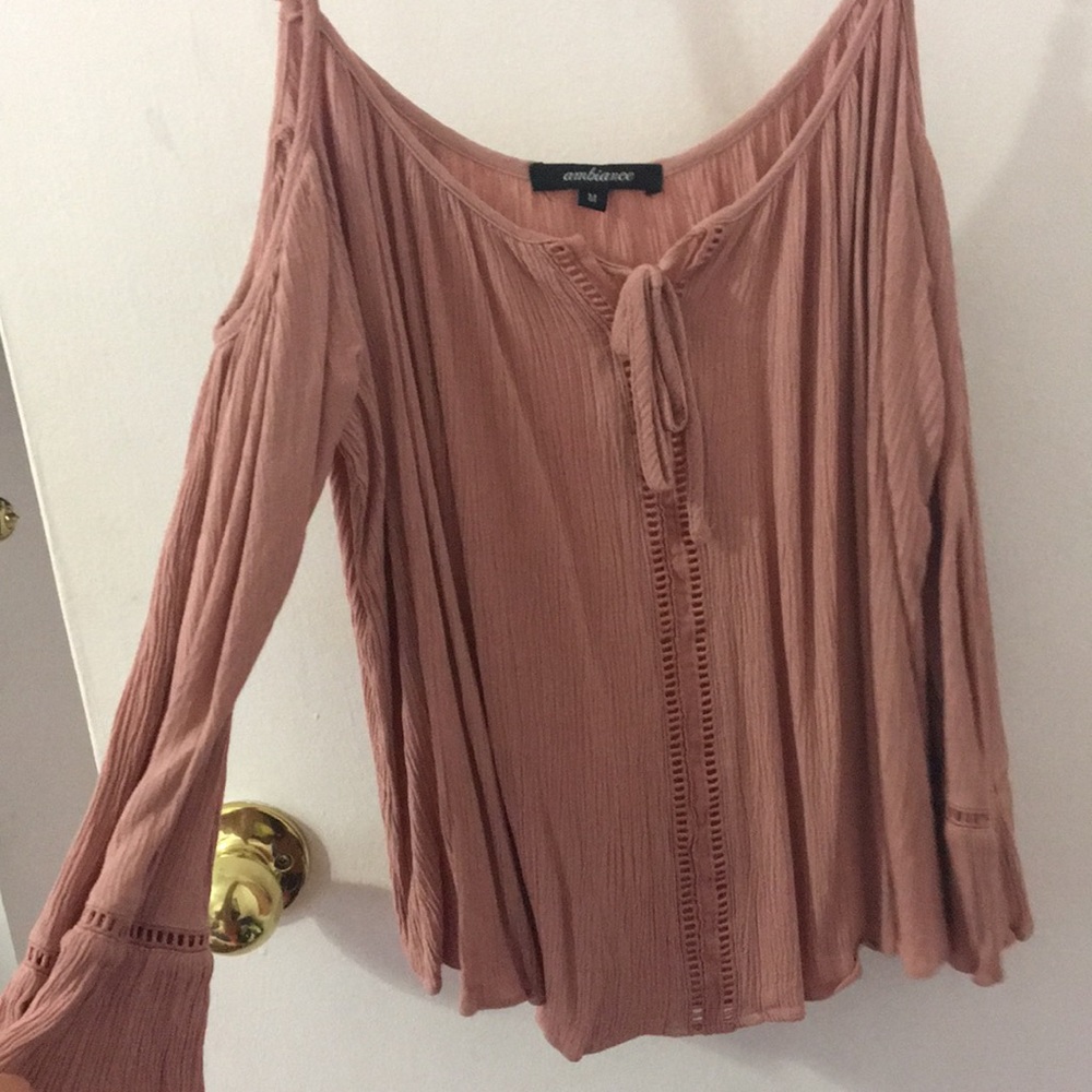 Light pink shoulderless top!